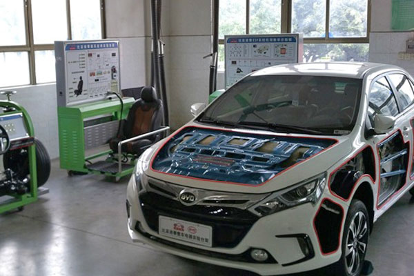 广州白云工商技师学院新能源汽车检测与维修