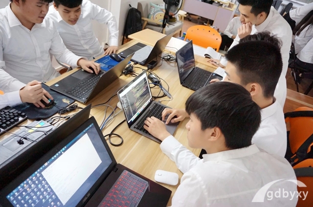 广州白云工商技师学院计算机程序设计专业学费