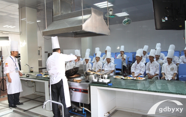 烹饪专业有哪些好学校推荐,专业烹饪学校具备哪些特点