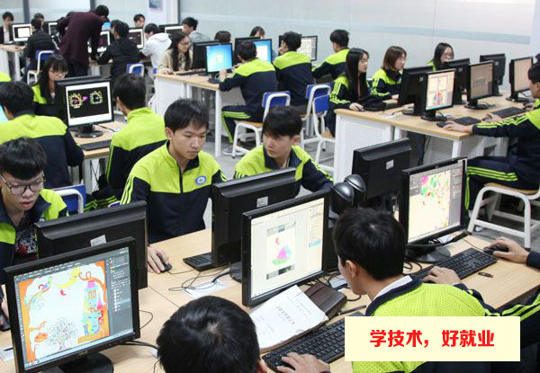 广州市白云工商技师学院计算机广告制作专业实训中心