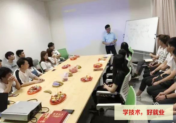 广州白云工商技师学院跨境电商专业