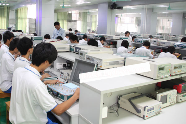 广州白云工商技师学院电子信息工程