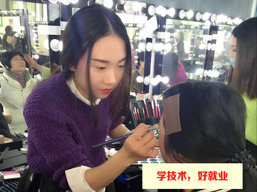 广州市白云工商技师学院2021年美容美发与造型专业介绍插图7