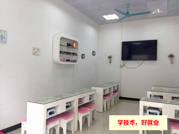 广州市白云工商技师学院2021年美容美发与造型专业介绍插图8