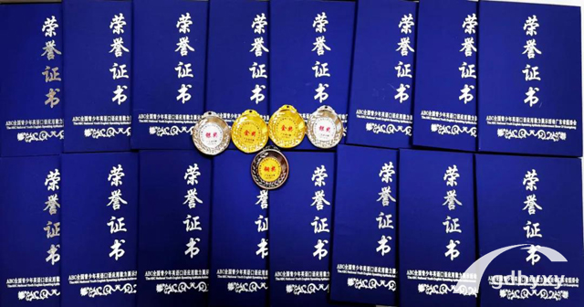 获得青少年英语口语广东省决赛2个金牌、2个银牌、1个铜牌