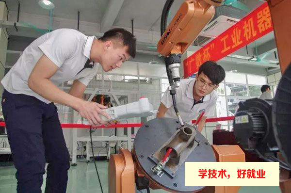 广州市白云工商技师学院工业机器人实训内容