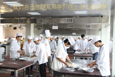 广州市白云工商技师学院美食烹饪实训场室