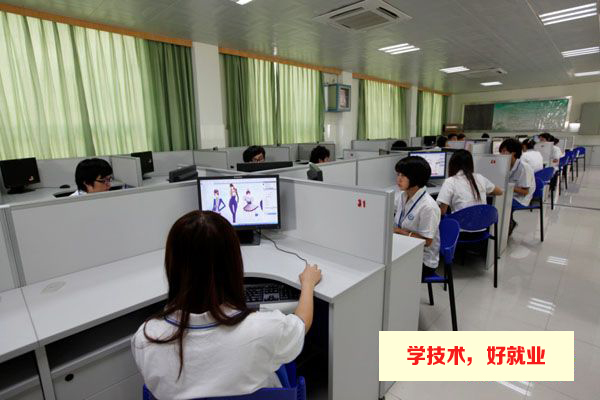 广州市白云工商技师学院服装设计实训场室