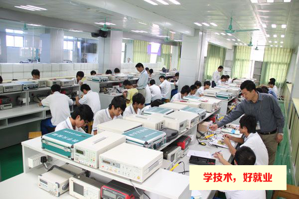 广州白云工商高级技工学校电子信息工程技术类（电子设备）专业介绍