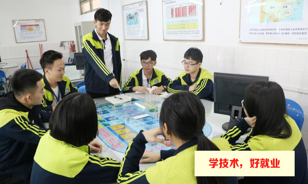 广州白云工商技师学院市场营销专业课堂
