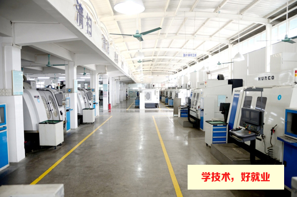 广州白云工商技师学院目前拥有一流的师资和实训条件