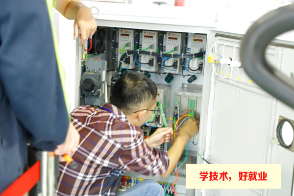 广州白云工商技师学院人工智能技术专业