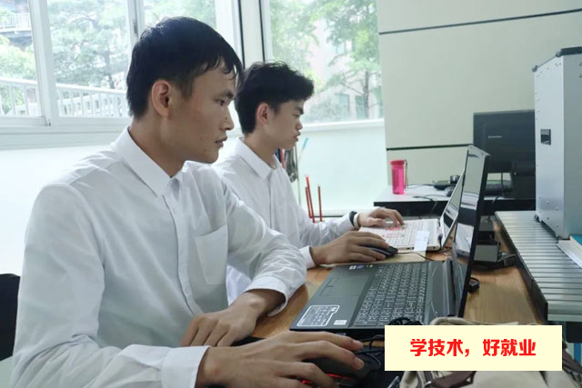 广州白云工商技师学院机器人专业
