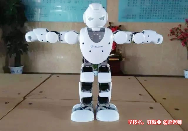 广州白云工商技师学院机器人专业