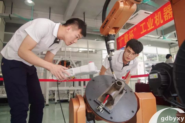 2023广东有没有工业机器人中专插图