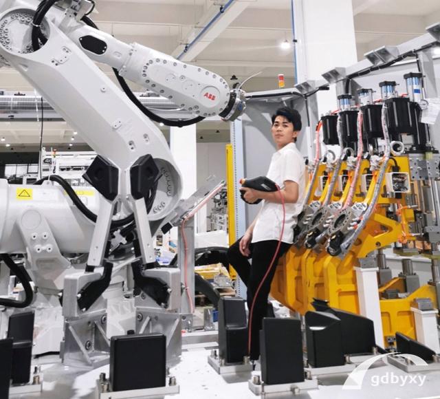 工业机器人应用与维护-广州市白云工商技师学院2023专业介绍插图14